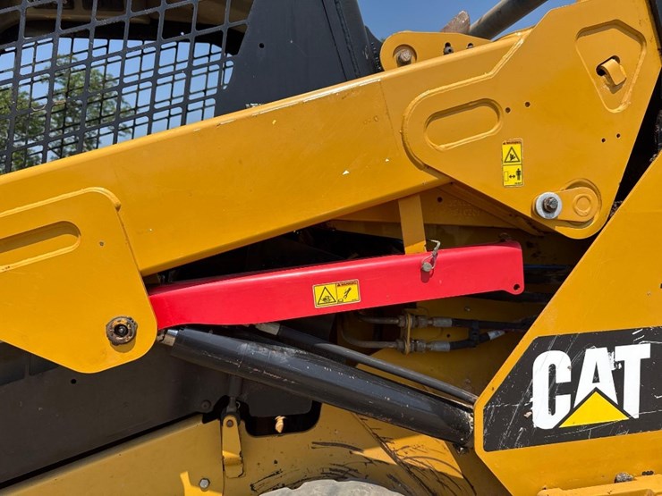 2016-caterpillar-259d-image-22