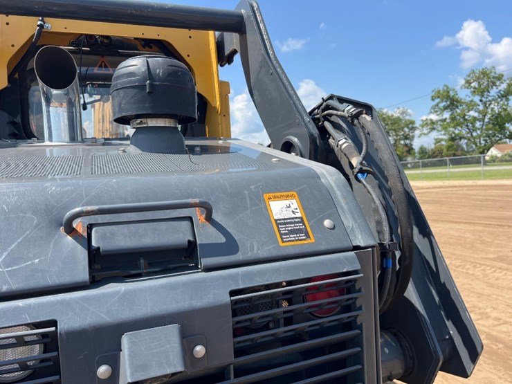 2023-deere-333g-image-23