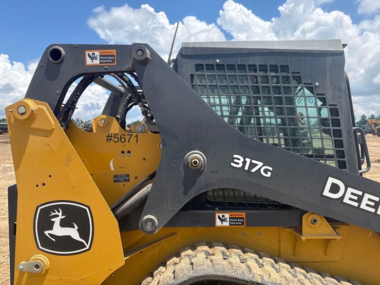 2023-deere-317g-image-17