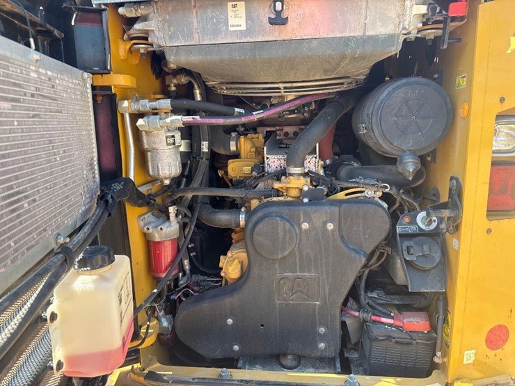 2019-caterpillar-272d2-image-14
