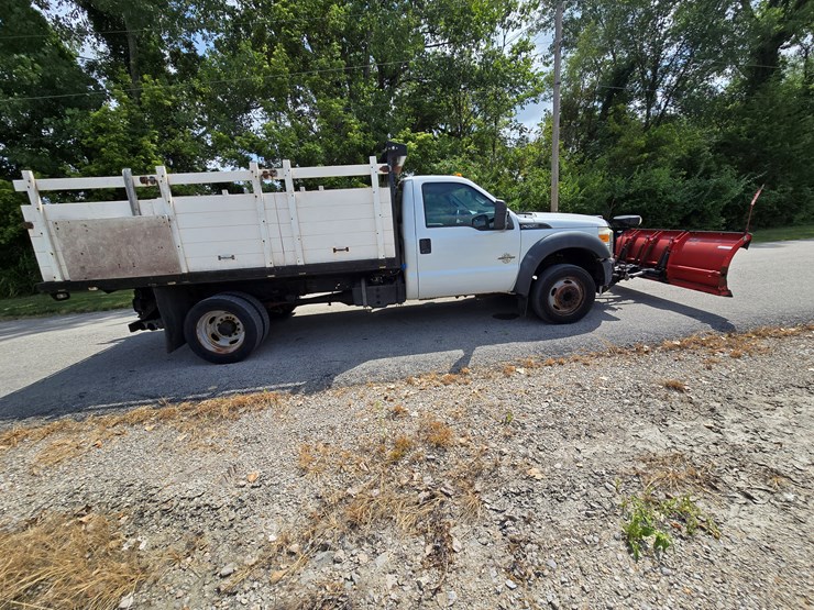 2011-ford-f550-image-38