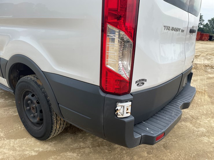 2015-ford-transit-image-31