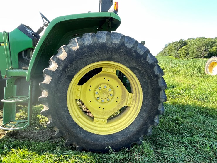 john-deere-6405-image-30