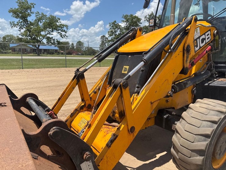 2017-jcb-3cx-image-20