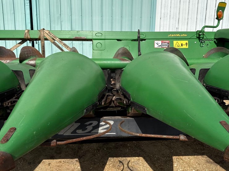 2012-john-deere-608c-image-10