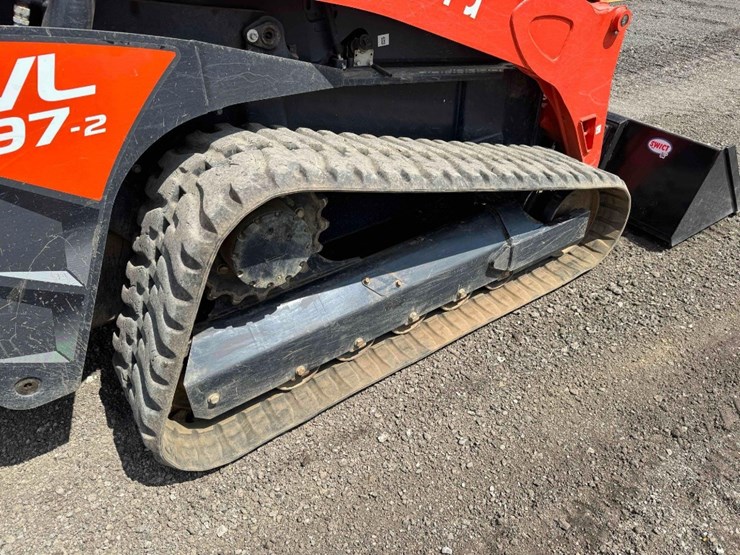 2021-kubota-svl97-2-image-23