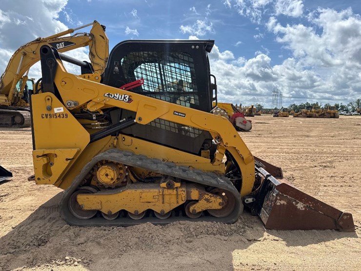 2021-caterpillar-259d3-image-5