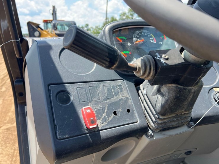2019-caterpillar-tl1255d-image-31