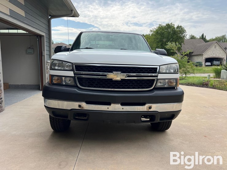 2007-chevrolet-silverado-2500-image-2