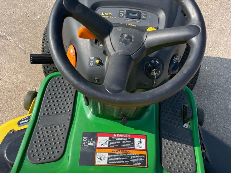 john-deere-l120-image-15