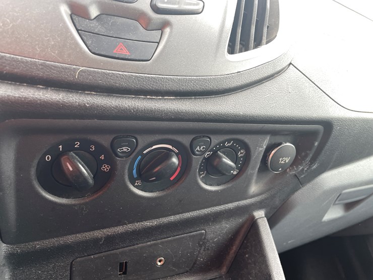 2015-ford-transit-image-75