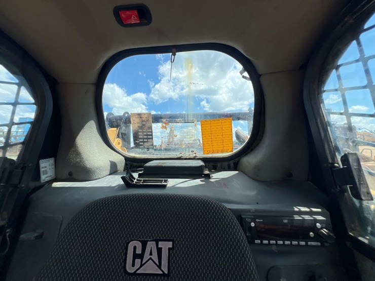 2021-caterpillar-259d3-image-33