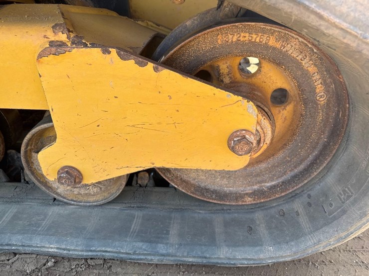 2017-caterpillar-299d2-xhp-image-14