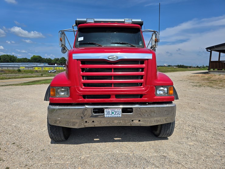 1999-sterling-l8511-image-57