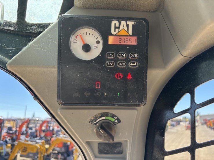 caterpillar-259d-image-25