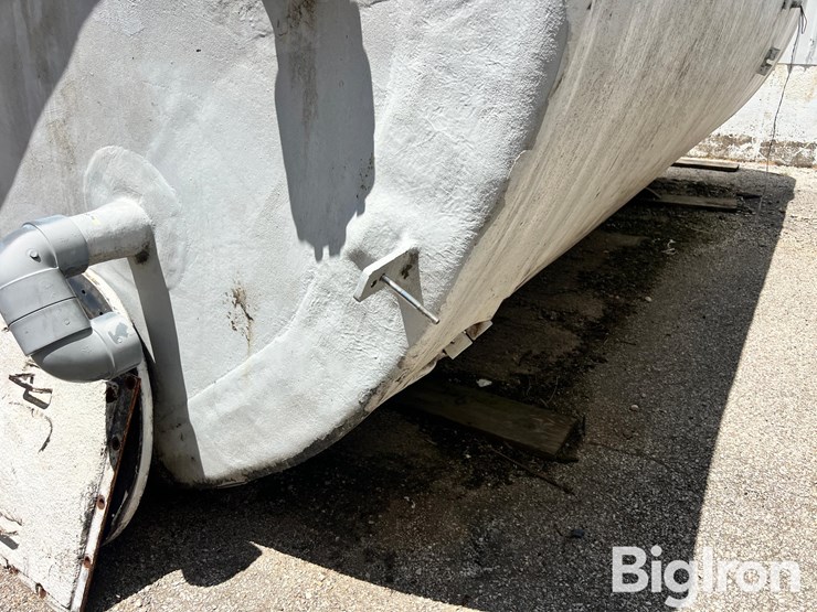 8,000-gallon-(approx.)-fiberglass-liquid-feed-storage-tank-image-13