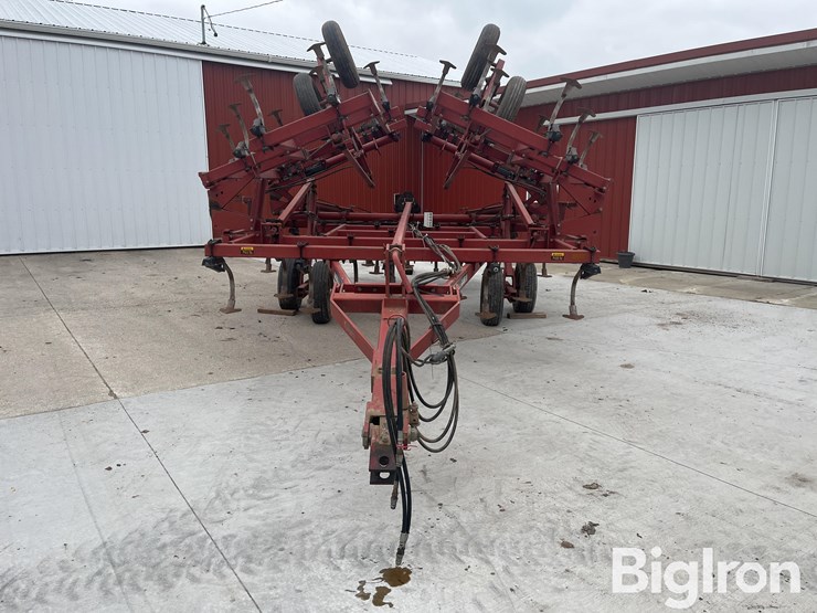 case-ih-4300-image-2