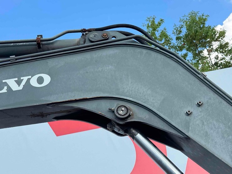 2017-volvo-ecr88d-image-47