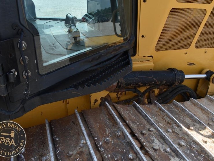 2019-caterpillar-d5k-lgp-image-58