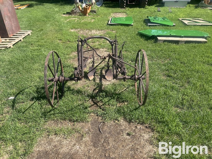horse-drawn-cultivator-image-2