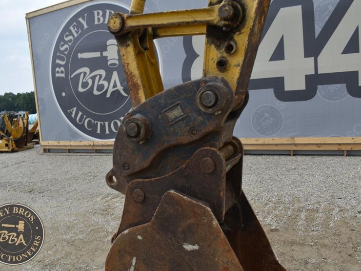 2012-komatsu-pc228us-lc-8-image-52
