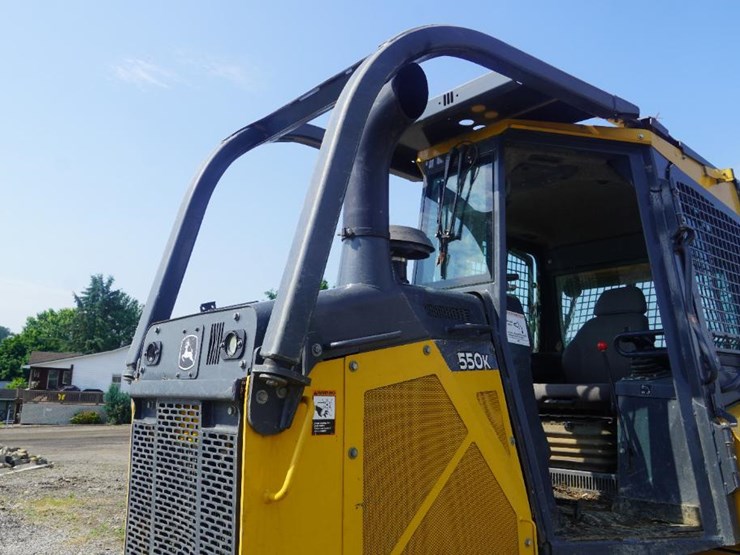 2017-deere-550k-image-34