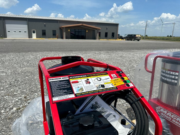 #4-•-unused-magnum-4000-series-hot-water-pressure-washer-252773-inv#:-24641-image-17