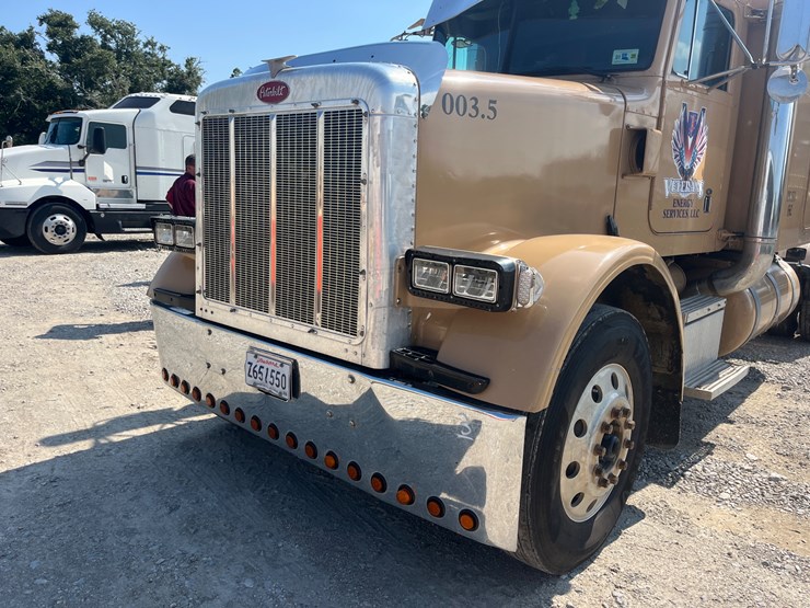 2000-peterbilt-378-image-21