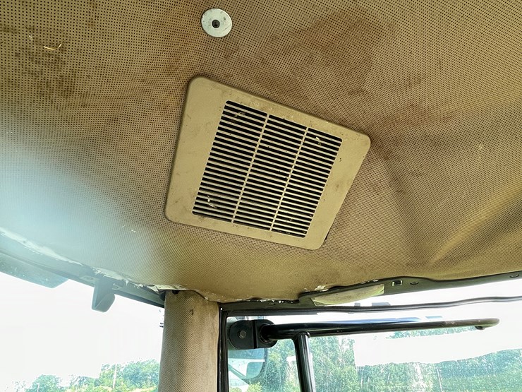 john-deere-8400-image-22