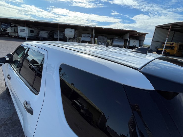 2018-ford-explorer-image-104