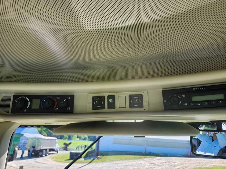 2011-john-deere-7430-premium-image-5