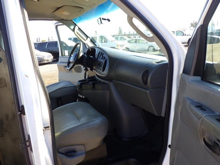2008-ford-econoline-350-image-6