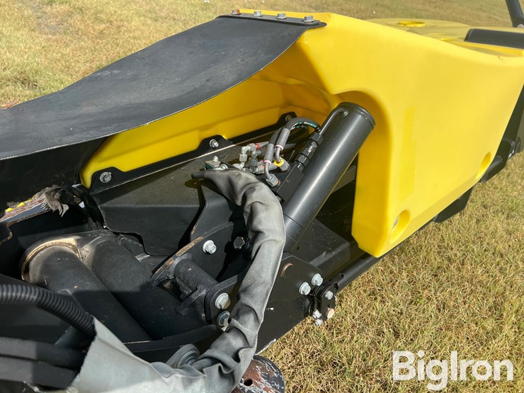 2021-john-deere-772-image-18
