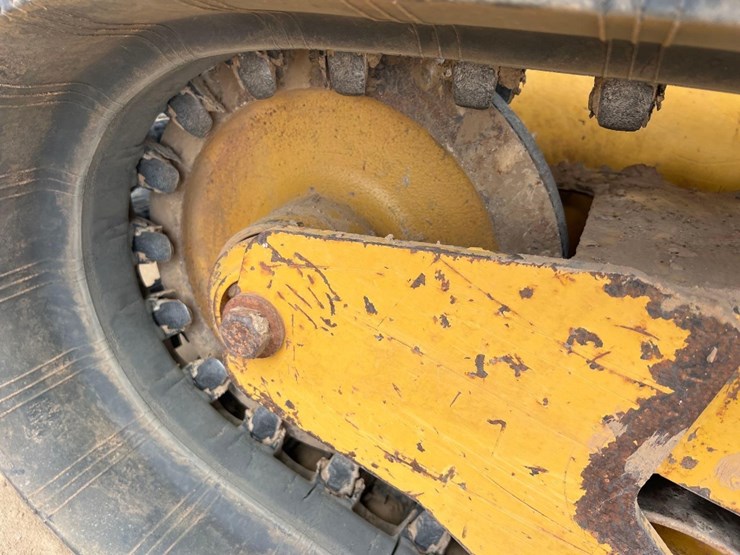 2012-caterpillar-259b3-image-24