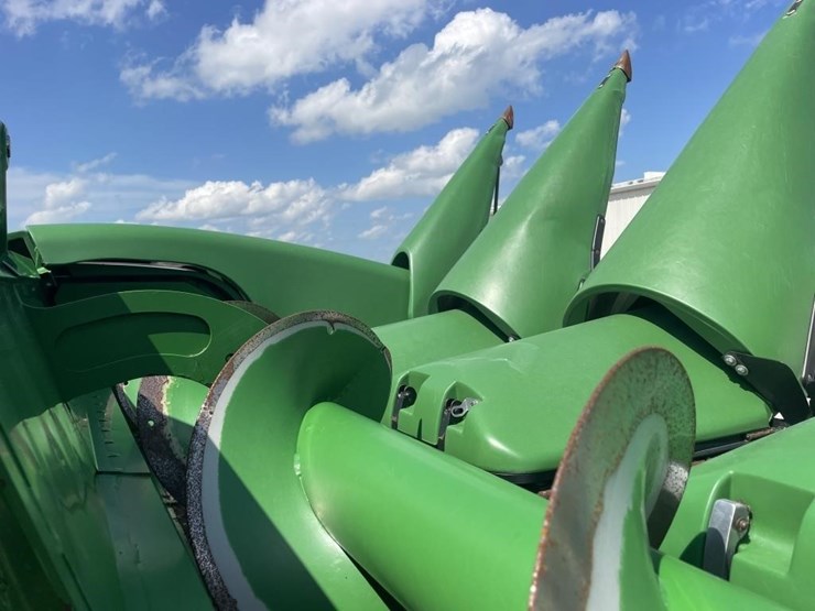 2017-john-deere-608fc-image-25