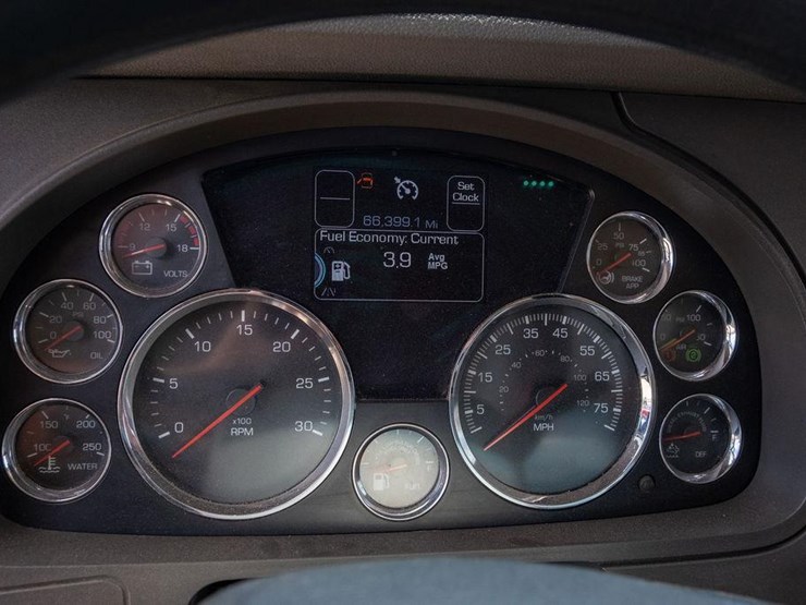 2018-kenworth-t880-image-114
