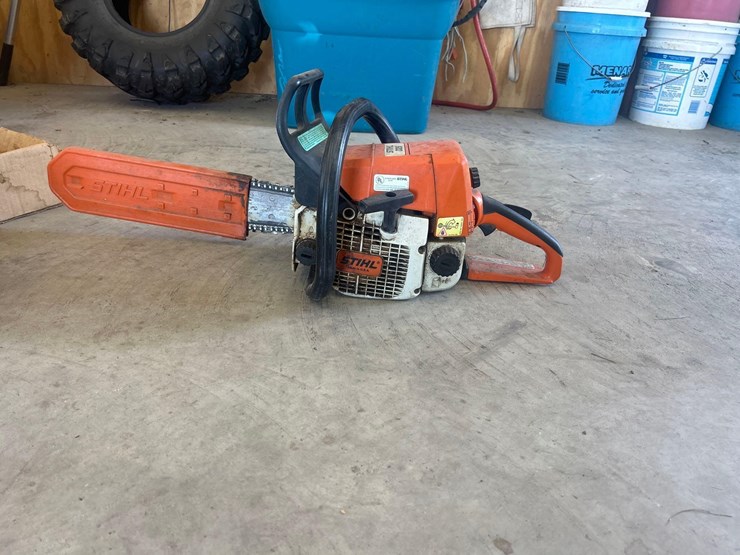 stihl-chain-saw-image-3