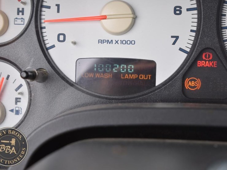 2005-dodge-2500-image-39