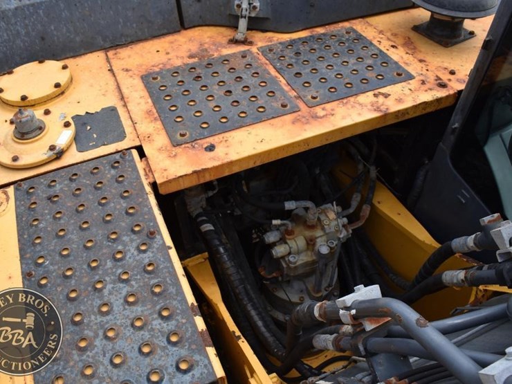 2018-deere-210g-lc-image-70