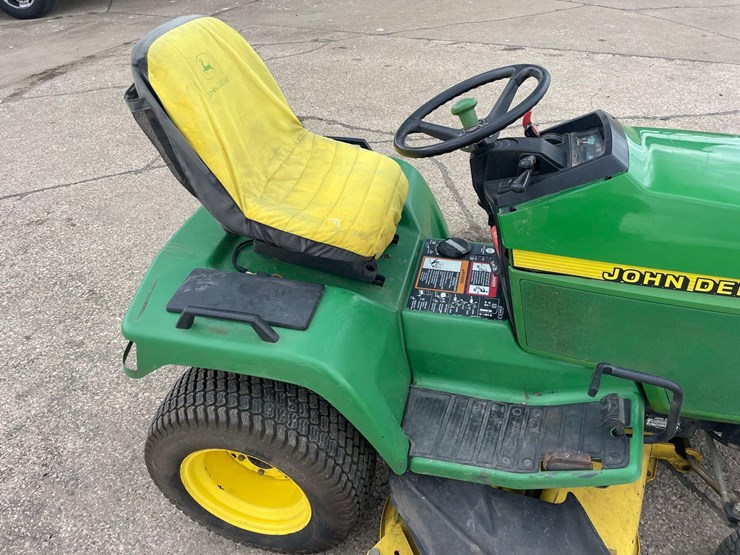 john-deere-425-image-11