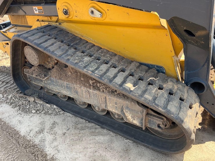 2023-deere-333g-image-13