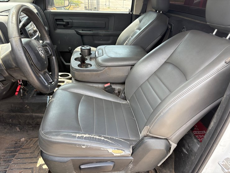 2018-dodge-3500-image-15