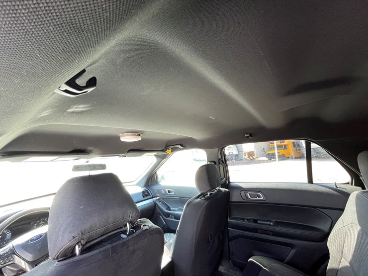 2018-ford-explorer-image-23