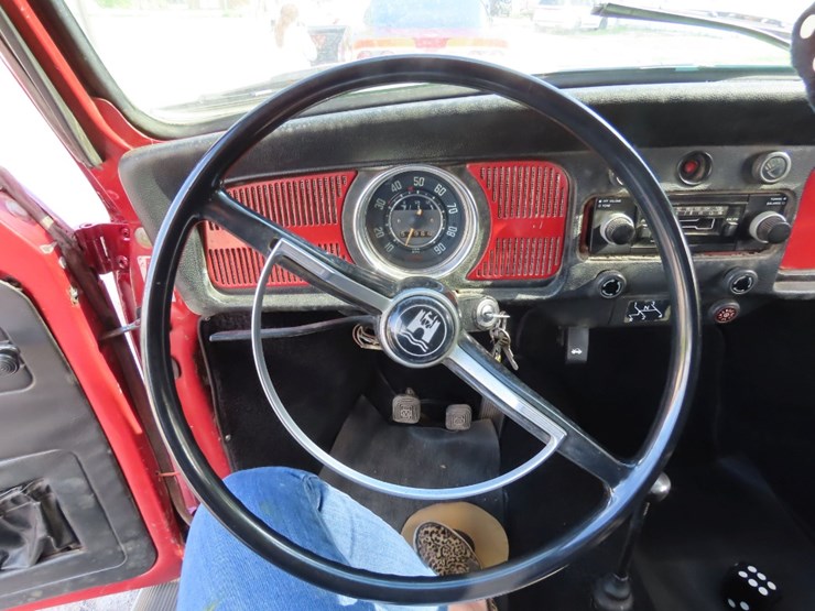 1968-volkswagen-beetle-convertible-image-14