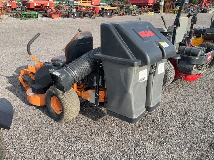 #3093-•-scag-liberty-z-zero-turn-mower-image-9