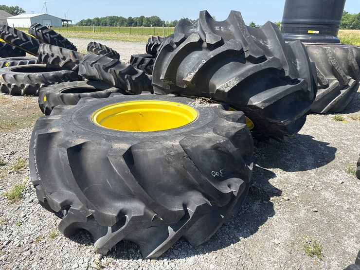 john-deere-10-image-2