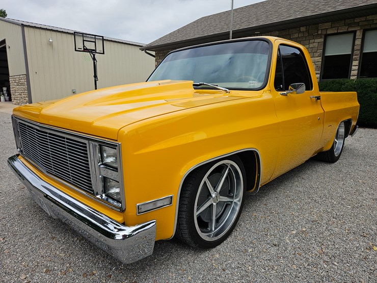 1984-chevrolet-c10-image-1