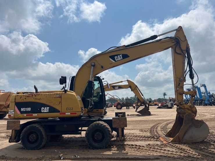 2011-caterpillar-m318d-image-5