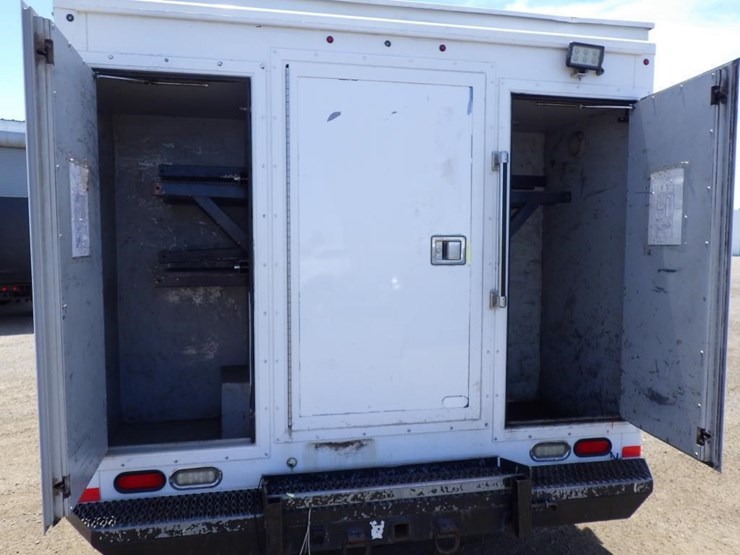2014-ford-f550-image-13