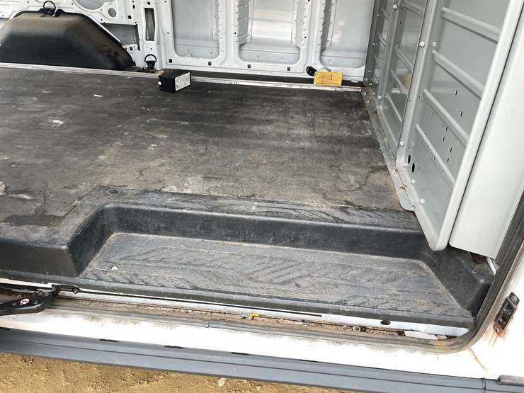 2015-ford-transit-image-57